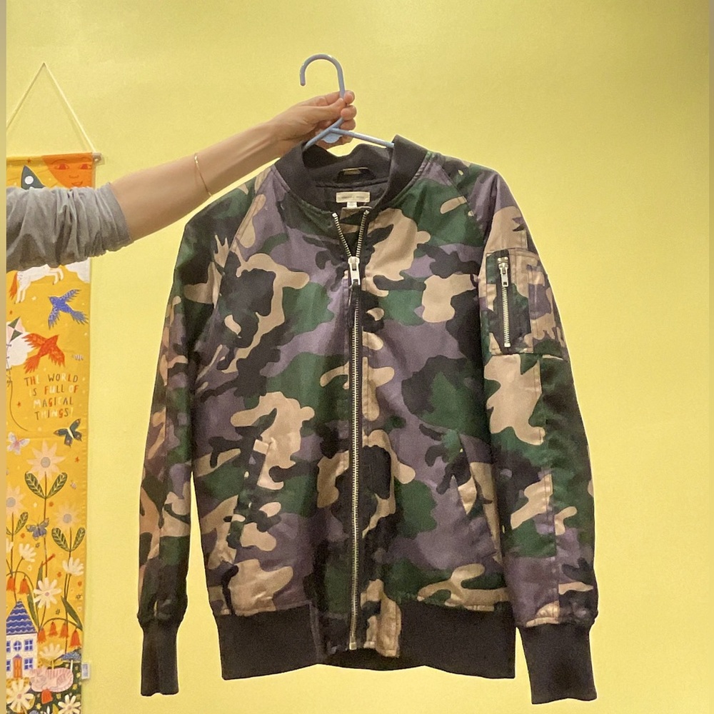 Camo bomber jacket very gently used